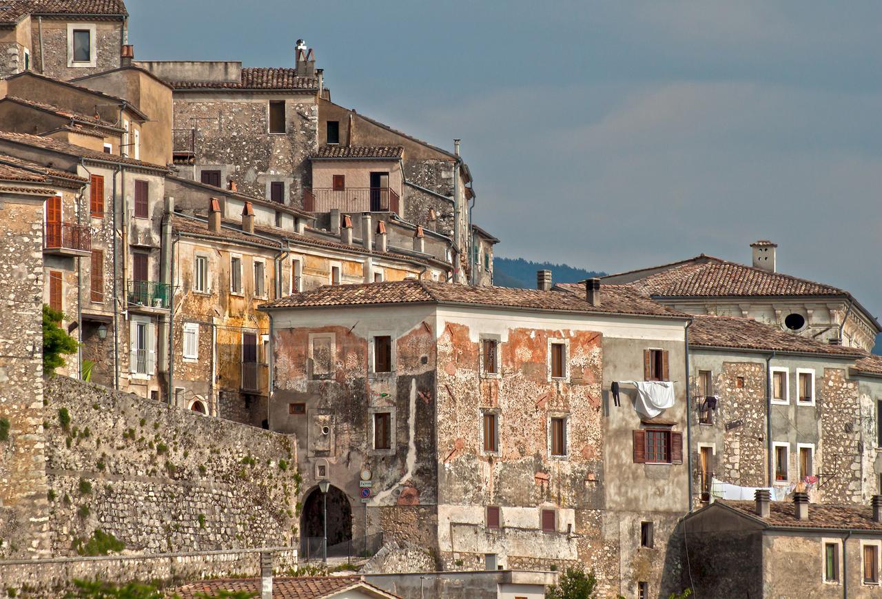 Agriturismo Di Charme Erbadoro Alvito Luaran gambar