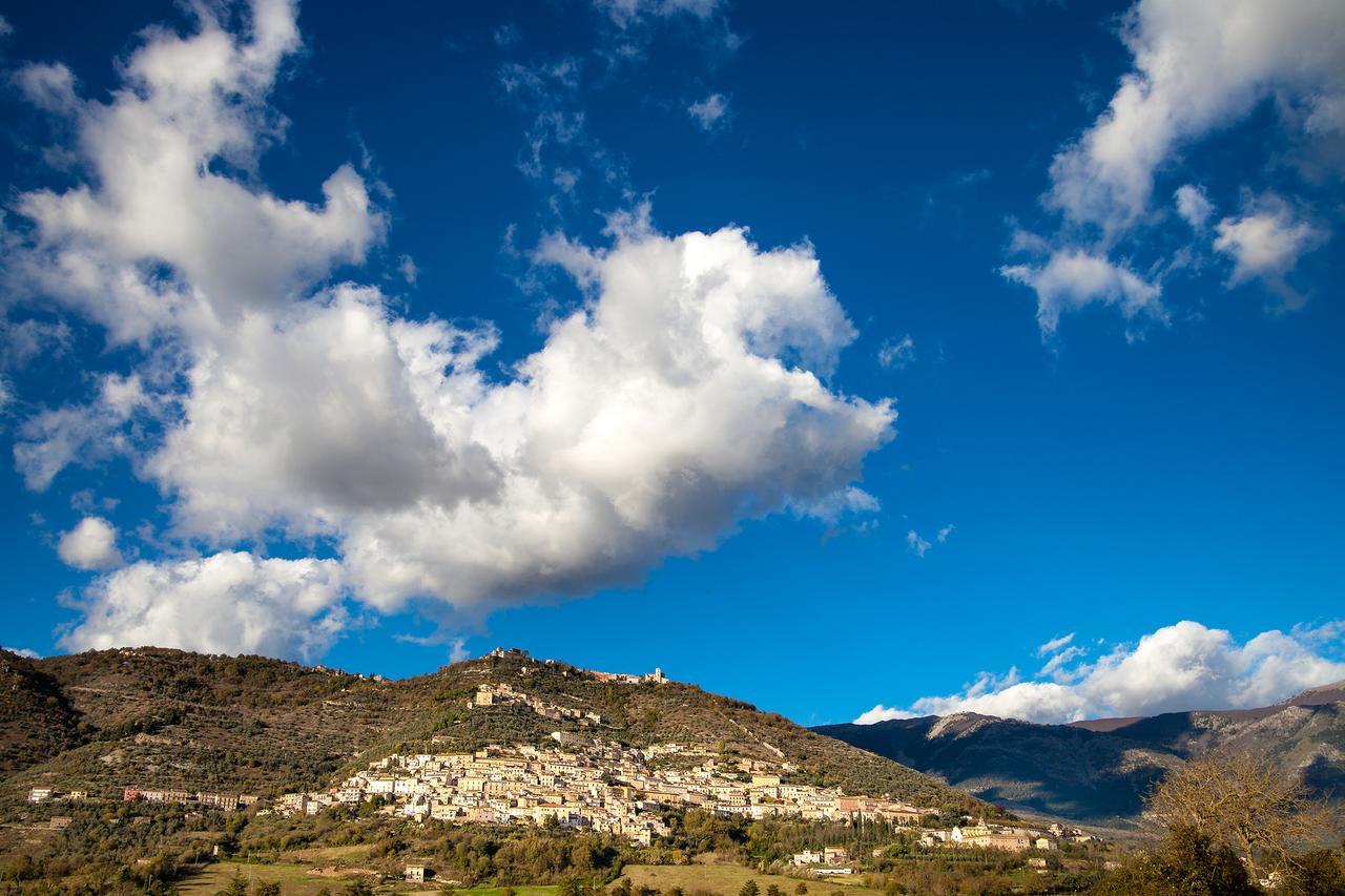 Agriturismo Di Charme Erbadoro Alvito Luaran gambar